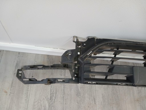MREŽICA SREDNJA BRANIKA PREDNJEG PREDNJA STRANA RENAULT CLIO IV REDIZAJN 16-19R MREŽICA SREDNJA BRANIKA PREDNJEG PREDNJA STRANA RENAULT CLIO IV REDIZAJN 16-19R