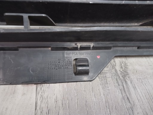 MASKA GRIL CITROEN C4 II 10- MASKA GRIL CITROEN C4 II 10-