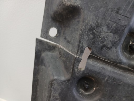 POKLOPAC ISPOD MOTOR PREDNJA STRANA TOYOTA PRIUS III 09-