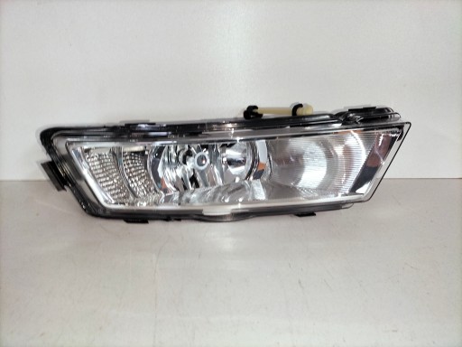 MAGLENKA LAMPA FAR DESNA STRANA SKODA RAPID 12-17 LED