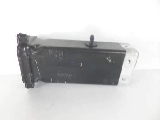 NOSAČ DESNA STRANA AUDI A8 D4 10-