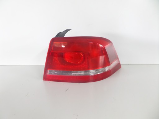 LAMPA FAR ZADNJA  ZADNJI DESNA STRANA VW PASSAT B7 10-15 LIMUZINA / SEDAN