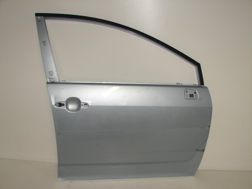 VRATA PREDNJA STRANA DESNA TOYOTA COROLLA VERSO 04