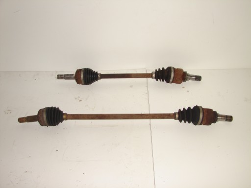 POLUOSOVINA  LIJEVA STRANA PEUGEOT 107 C1 AYGO 05-12 BENZIN