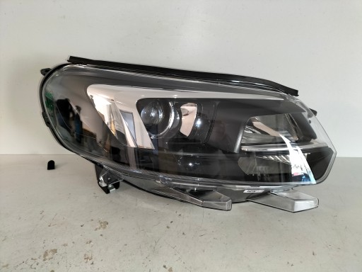 LAMPA FAR PREDNJA DESNA STRANA OPEL ZAFIRA D 19- VIVARO C XENON