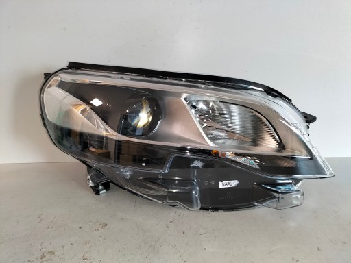 LAMPA FAR PREDNJA DESNA STRANA PEUGEOT EXPERT III 16- TRAVELLER XENON