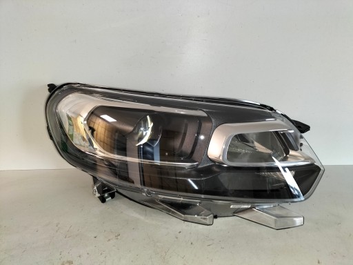 LAMPA FAR PREDNJA DESNA STRANA CITROEN JUMPY III 16- SAPCETOURER XENON
