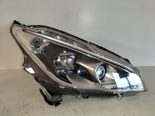 LAMPA FAR PREDNJA DESNA STRANA PEUGEOT 208 REDIZAJN 15-19
