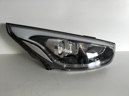 LAMPA FAR PREDNJA DESNA STRANA HYUNDAI IX35 REDIZAJN 13- XENON