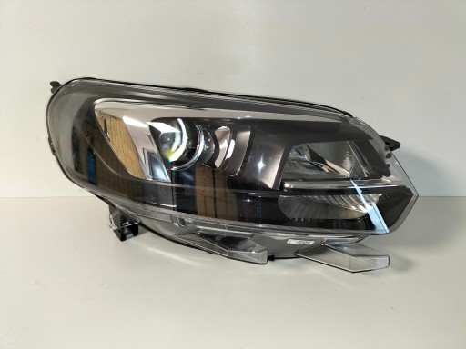 LAMPA FAR PREDNJA DESNA STRANA OPEL ZAFIRA D 19- VIVARO C XENON