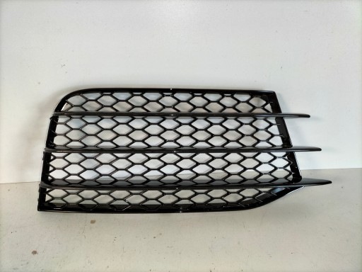 MASKA MREŽICA BRANIKA PREDNJA STRANA DESNA AUDI TT RS 8J 06-14