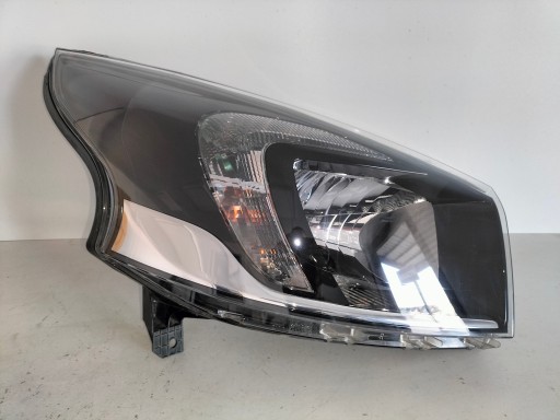 LAMPA FAR PREDNJA DESNA STRANA OPEL VIVARO II B 14-19