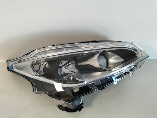 LAMPA FAR PREDNJA DESNA STRANA PEUGEOT 208 REDIZAJN 15-19