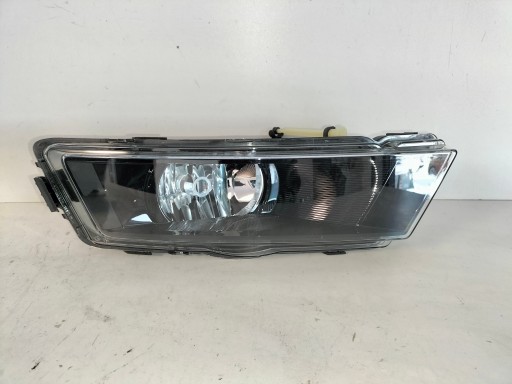 MAGLENKA LAMPA FAR DESNA STRANA SKODA RAPID 12-