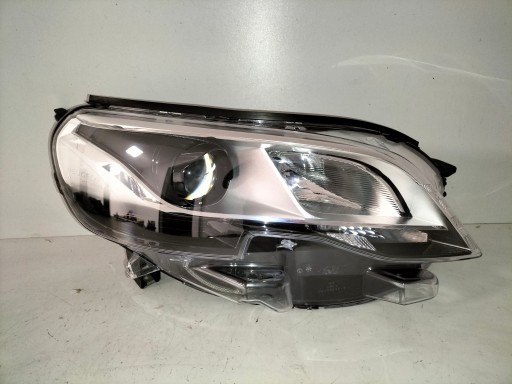 LAMPA FAR PREDNJA DESNA STRANA PEUGEOT EXPERT III 16- TRAVELLER XENON