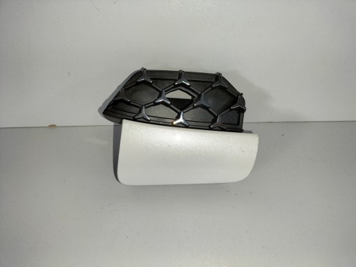 POKLOPAC OTVORA VUČE BRANIKA PREDNJA STRANA MERCEDES CLS C257 18-