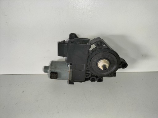 MOTOR PODIZAČ  ZADNJI DESNA STRANA KIA PRO CEED 18-