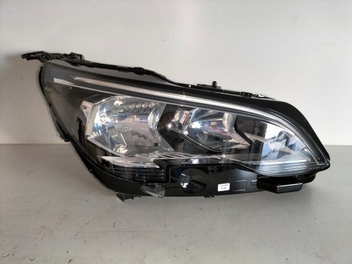 LAMPA FAR PREDNJA DESNA STRANA PEUGEOT 3008 5008 II 16-