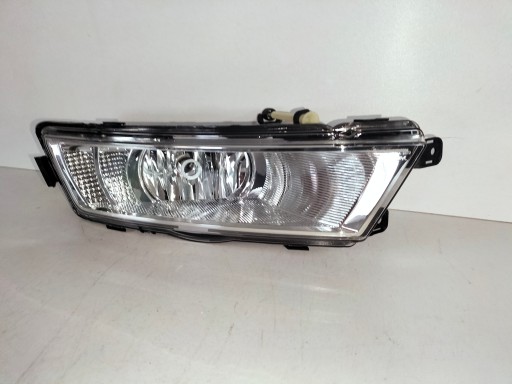MAGLENKA LAMPA FAR DESNA STRANA SKODA RAPID 12-17 LED MAGLENKA LAMPA FAR DESNA STRANA SKODA RAPID 12-17 LED