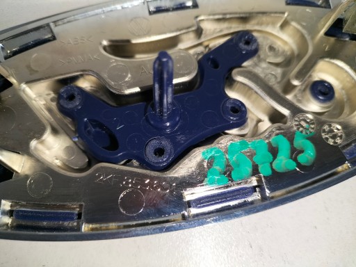ZNAK EMBLEMAT PREDNJA STRANA FORD TOURNEO CONNECT MK3 21