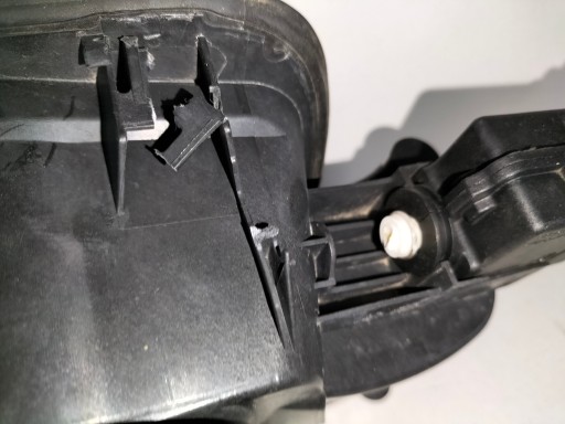 OTVOR ULJEVANJA GORIVA BMW X3 F25 10-