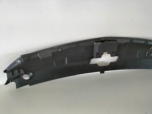 POKLOPAC NA VEZNI LIM PREDNJA STRANA SEAT TOLEDO 4 IV 12-