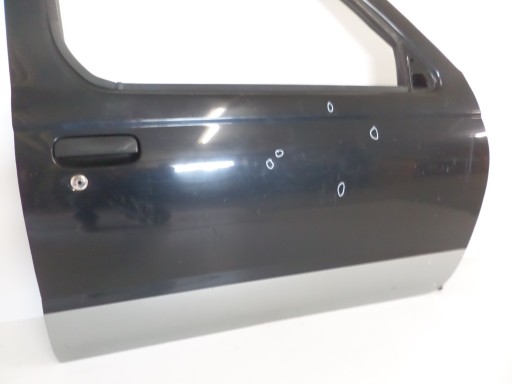 VRATA PREDNJA STRANA DESNA NISSAN NAVARA D22 98- VRATA PREDNJA STRANA DESNA NISSAN NAVARA D22 98-