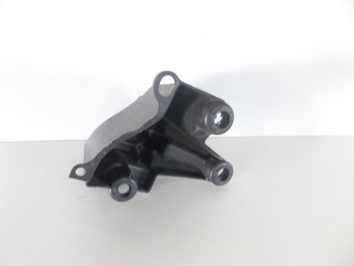 NOSAČ ZADNJI LIJEVA STRANA MERCEDES CLS W218 11-