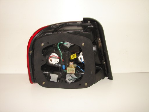 LAMPA FAR ZADNJA ZADNJI DESNA STRANA HYUNDAI LANTRA 91-95 LAMPA FAR ZADNJA ZADNJI DESNA STRANA HYUNDAI LANTRA 91-95