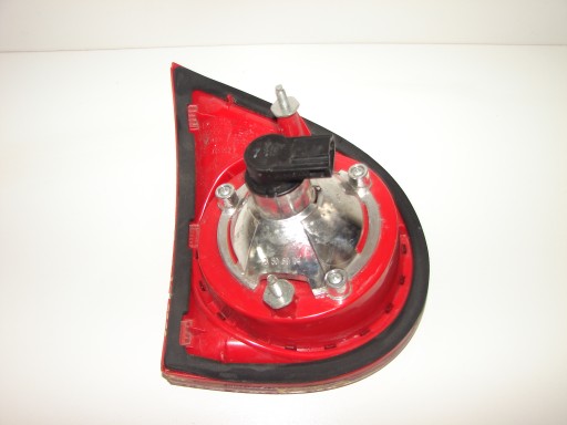 LAMPA FAR ZADNJA ZADNJI DESNA STRANA VW GOLF V 5 03- HATCHBACK (OBIČNI) LAMPA FAR ZADNJA ZADNJI DESNA STRANA VW GOLF V 5 03- HATCHBACK (OBIČNI)
