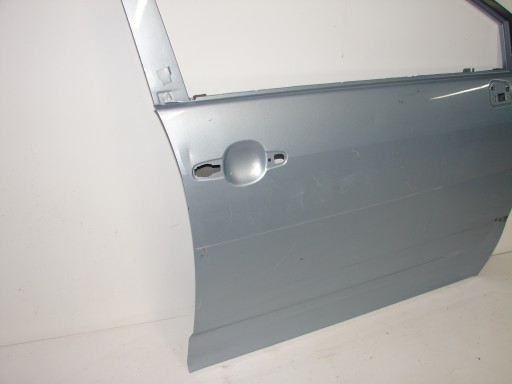 VRATA PREDNJA STRANA DESNA TOYOTA COROLLA VERSO 04