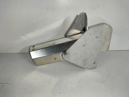 NOSAČ GREDE ZADNJI DESNA STRANA AUDI R8 07-15