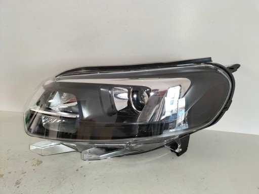 LAMPA FAR PREDNJA LIJEVA STRANA OPEL ZAFIRA D 19- VIVARO C XENON