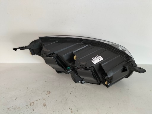 LAMPA FAR PREDNJA LIJEVA STRANA OPEL ZAFIRA D 19- VIVARO C XENON