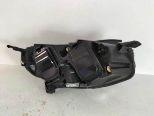 LAMPA FAR PREDNJA LIJEVA STRANA OPEL ZAFIRA D 19- VIVARO C XENON