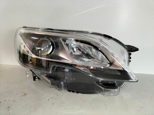 LAMPA FAR PREDNJA DESNA STRANA PEUGEOT EXPERT III 16- TRAVELLER XENON