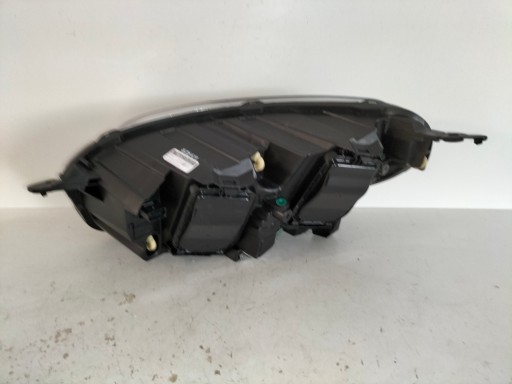 LAMPA FAR PREDNJA DESNA STRANA PEUGEOT EXPERT III 16- TRAVELLER XENON