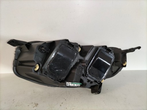 LAMPA FAR PREDNJA DESNA STRANA PEUGEOT EXPERT III 16- TRAVELLER XENON
