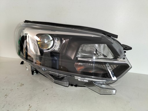 LAMPA FAR PREDNJA DESNA STRANA OPEL ZAFIRA D 19- VIVARO C XENON