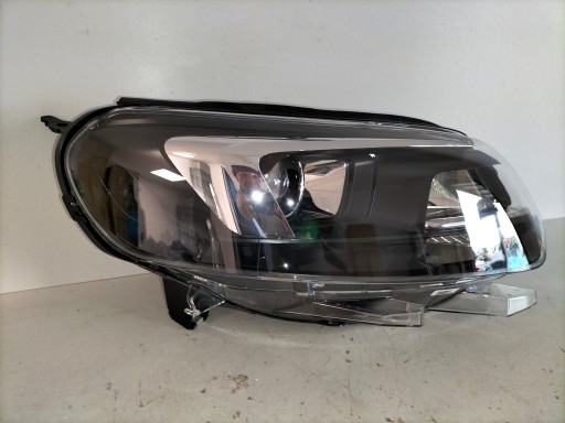 LAMPA FAR PREDNJA DESNA STRANA OPEL ZAFIRA D 19- VIVARO C XENON