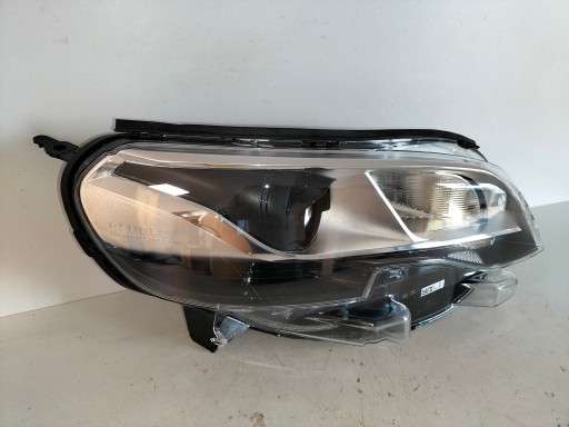 LAMPA FAR PREDNJA DESNA STRANA PEUGEOT EXPERT III 16- TRAVELLER XENON
