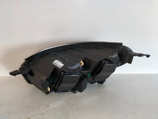 LAMPA FAR PREDNJA DESNA STRANA PEUGEOT EXPERT III 16- TRAVELLER XENON