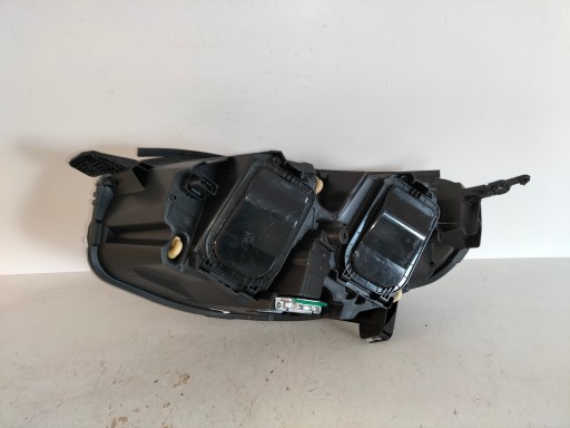 LAMPA FAR PREDNJA DESNA STRANA PEUGEOT EXPERT III 16- TRAVELLER XENON