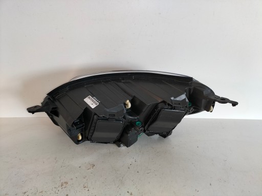 LAMPA FAR PREDNJA DESNA STRANA PEUGEOT EXPERT III 16- TRAVELLER XENON