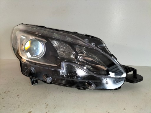 LAMPA FAR PREDNJA DESNA STRANA PEUGEOT 2008 I REDIZAJN 16-19