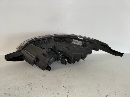 LAMPA FAR PREDNJA DESNA STRANA PEUGEOT 2008 I REDIZAJN 16-19