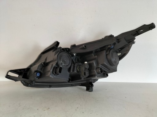 LAMPA FAR PREDNJA DESNA STRANA PEUGEOT 2008 13-16