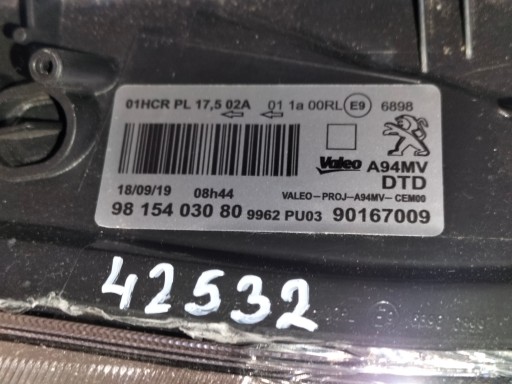 LAMPA FAR PREDNJA DESNA STRANA PEUGEOT 2008 13-16