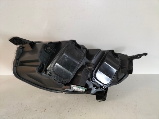 LAMPA FAR PREDNJA DESNA STRANA CITROEN JUMPY III 16- SAPCETOURER XENON