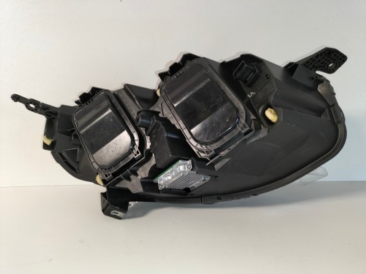 LAMPA FAR PREDNJA LIJEVA STRANA OPEL ZAFIRA D 19- VIVARO C XENON
